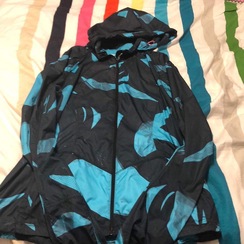 Lululemon windbreaker